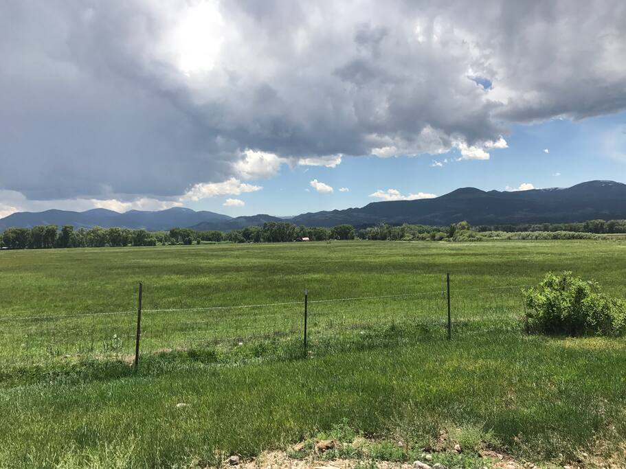 Unobstructed view, and less than a mile away from the Rio Grande River!
