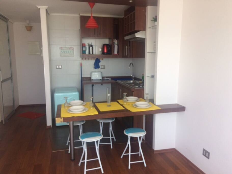Comedor equipado para 4 personas