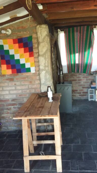 Calefaccion, baño con ducha y agua caliente, NO wifi (para conectarse mas con uno mismo y la naturaleza)