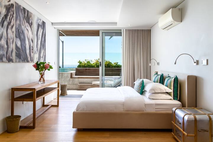 Stunning Apartment, Accross From The Ocean gallery image 5