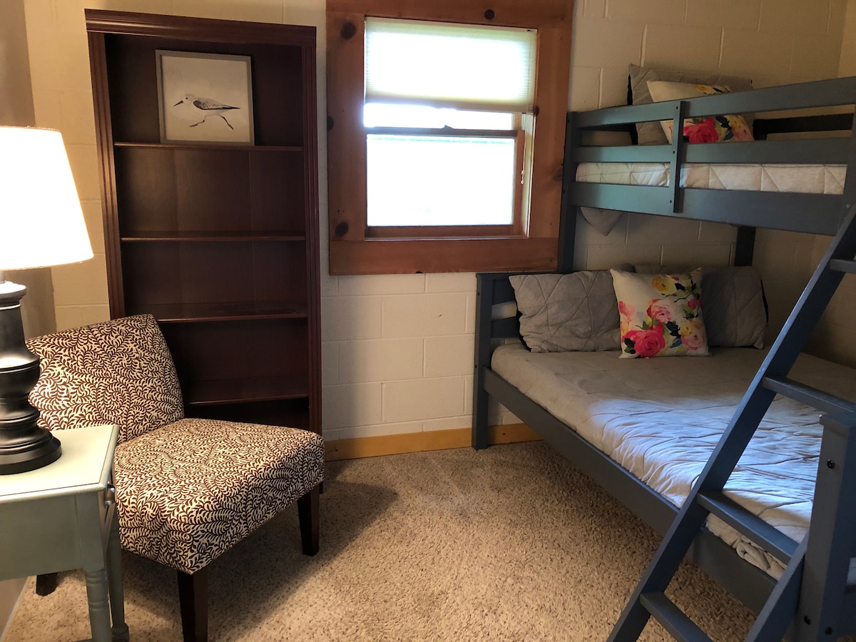 Bonus bedroom for the kiddos. Lower level. 