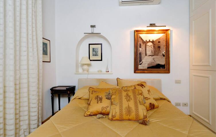 Portico D’Ottavia gallery image 3