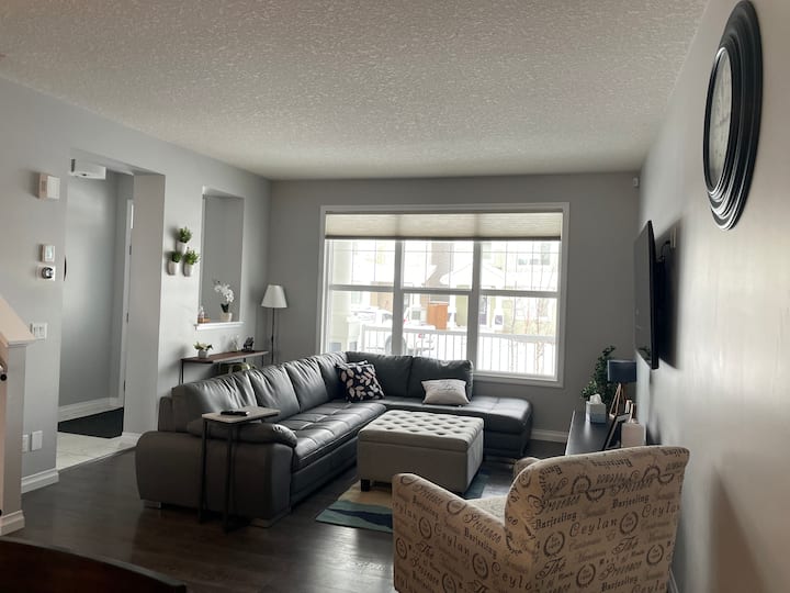 3 Bedroom Home Away From Home - Beaumont