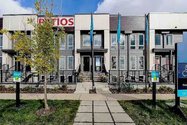 Entire Private Condo, Very Clean And New Calgary - Calgary