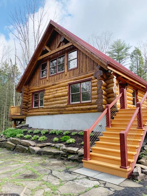 Private Log Cabin Home on Honey Creek