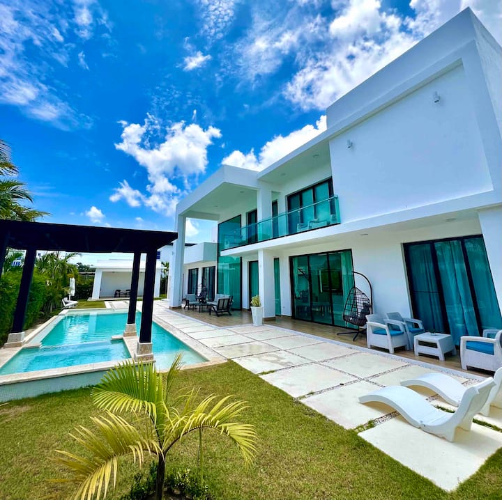 Luxury Villa in Ocean Front Community SOV Villas for Rent in Sosúa, Puerto Plata, Dominican
