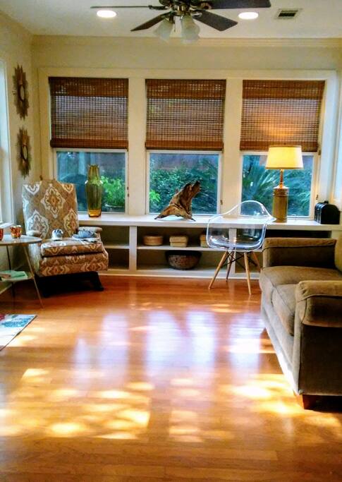 Beautiful morning sun in the den.