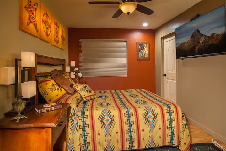 Goed ingerichte slaapkamer.