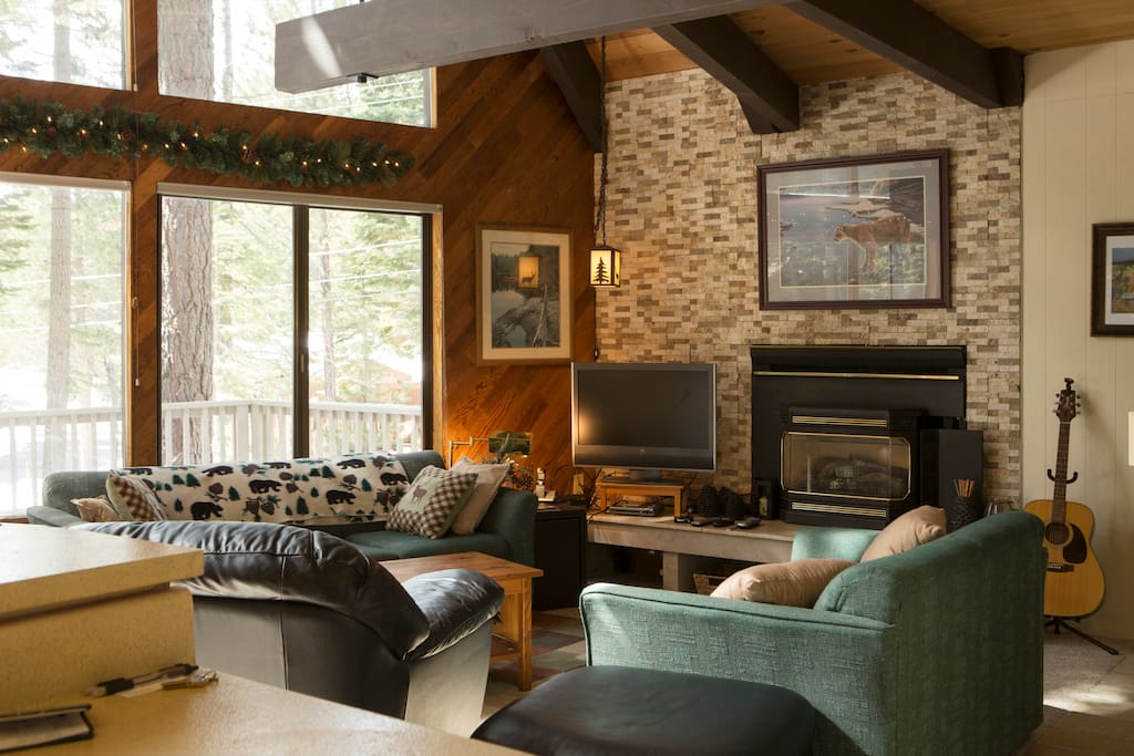 Cozy fireplace, great light during the day