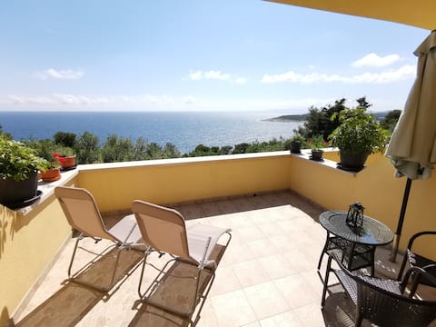 INCREDIBLE Panoramic Sea View, Private Room -3