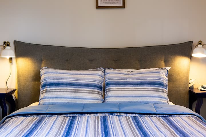 1号卧室配有标准双人床