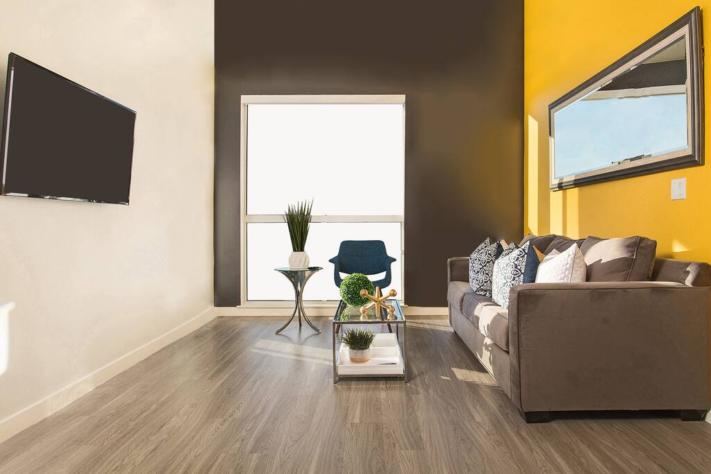 Beautiful Living Area with 50" HDTV