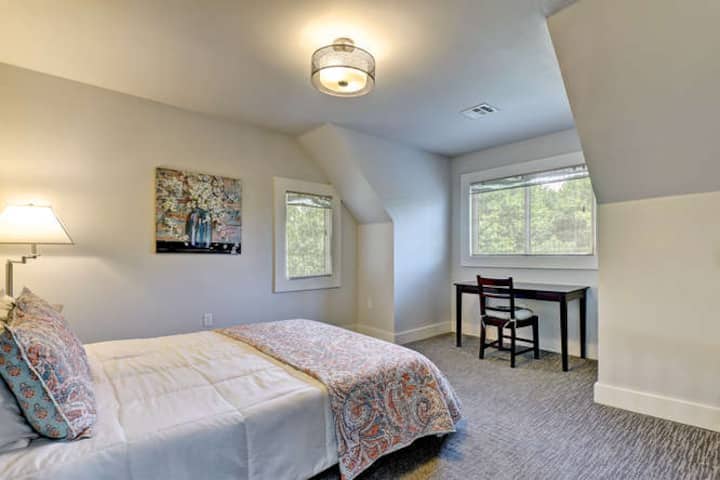 Camera da letto queen-size. 