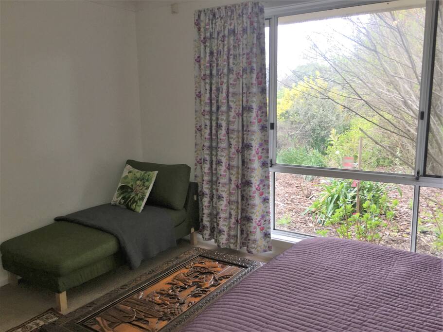 Main queen bedroom