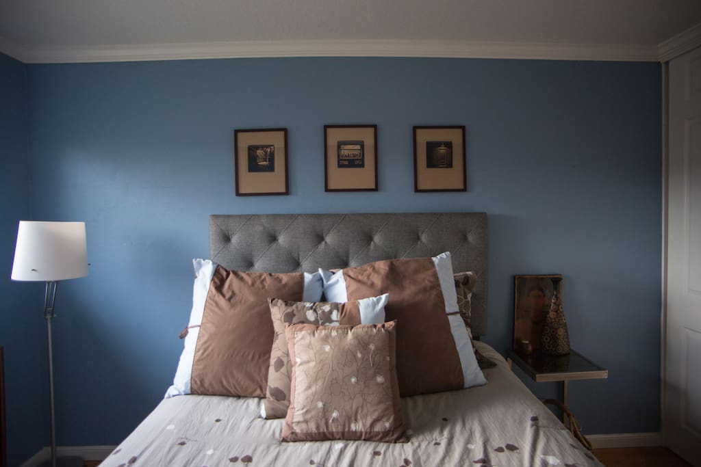 Bedroom (view 3)
