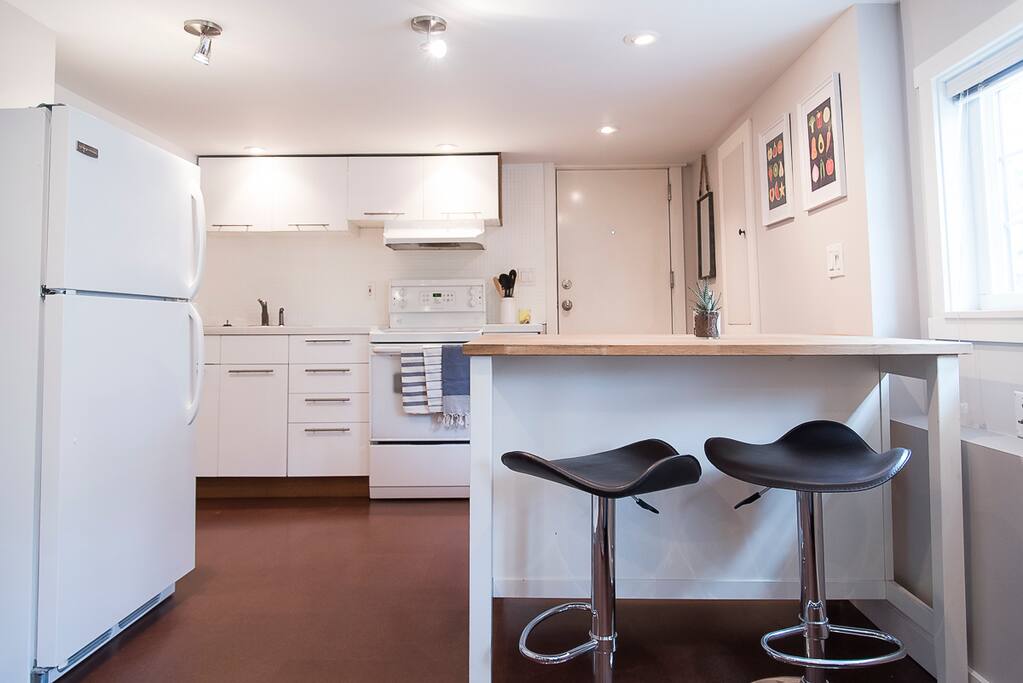 Eat in modern kitchen.