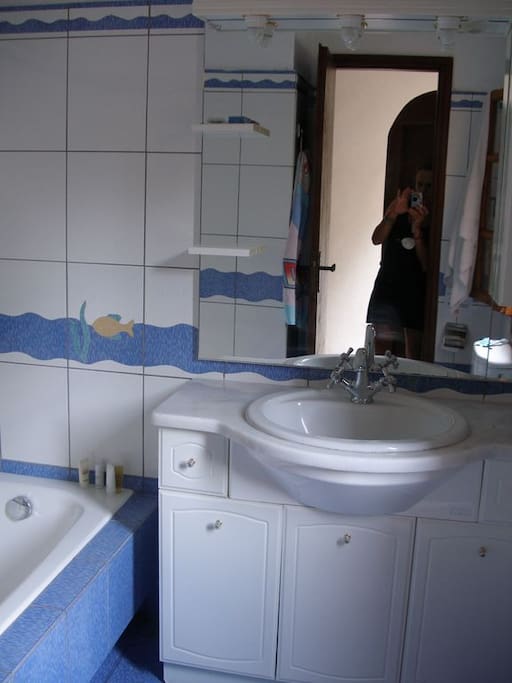 bathroom 2