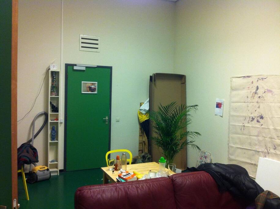studio/common place