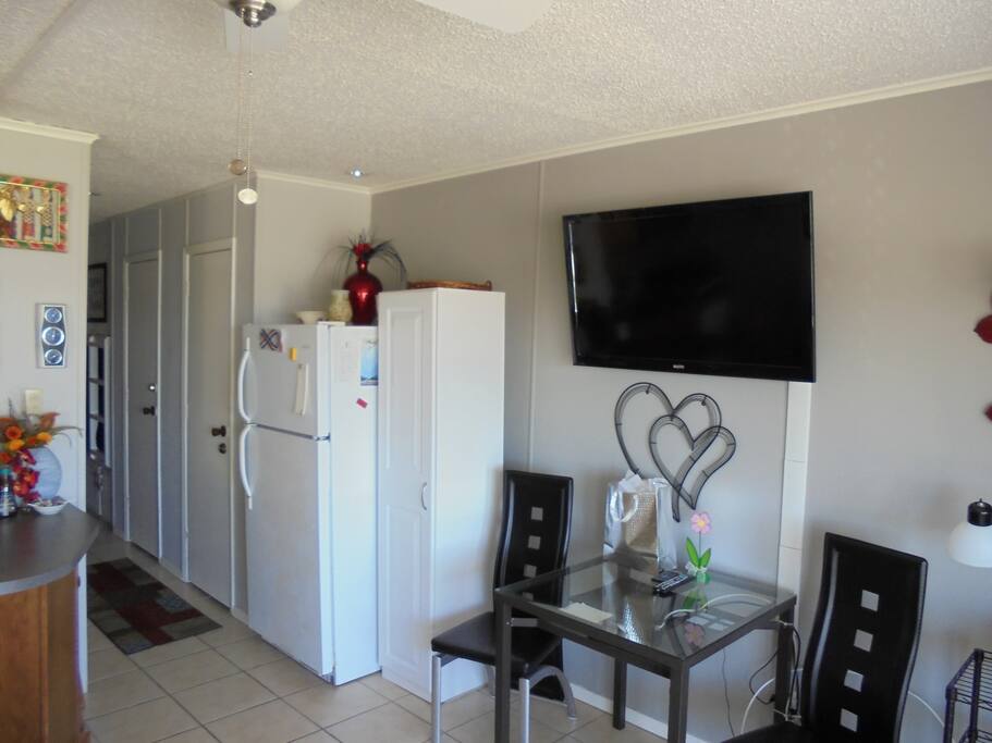 FREE WIF LIVING ROOM