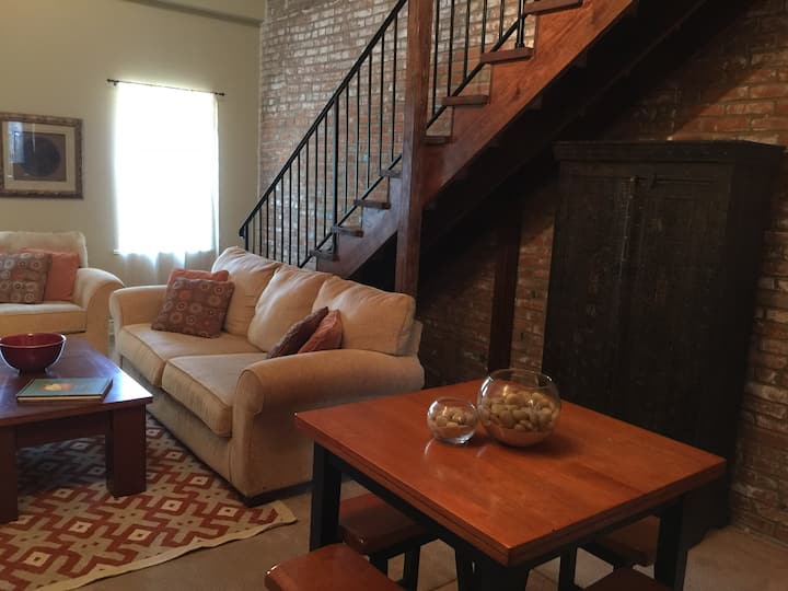 Soulard Residence, Asian Loft Suite - St. Louis, MO