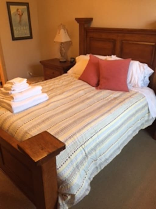 Queen Bedroom