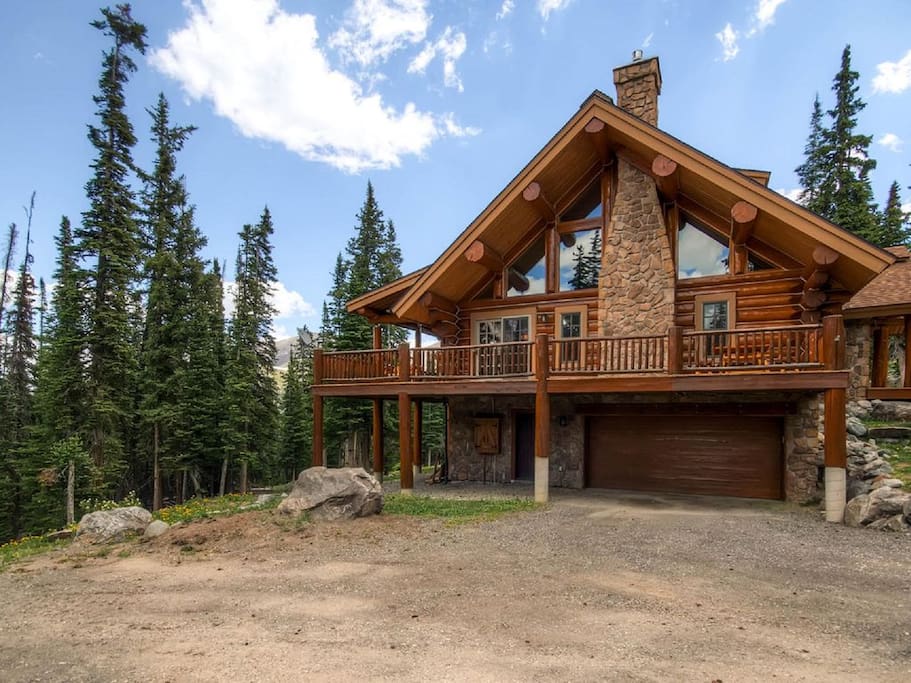 Spectacular views of Quandary from the wrap around deck!