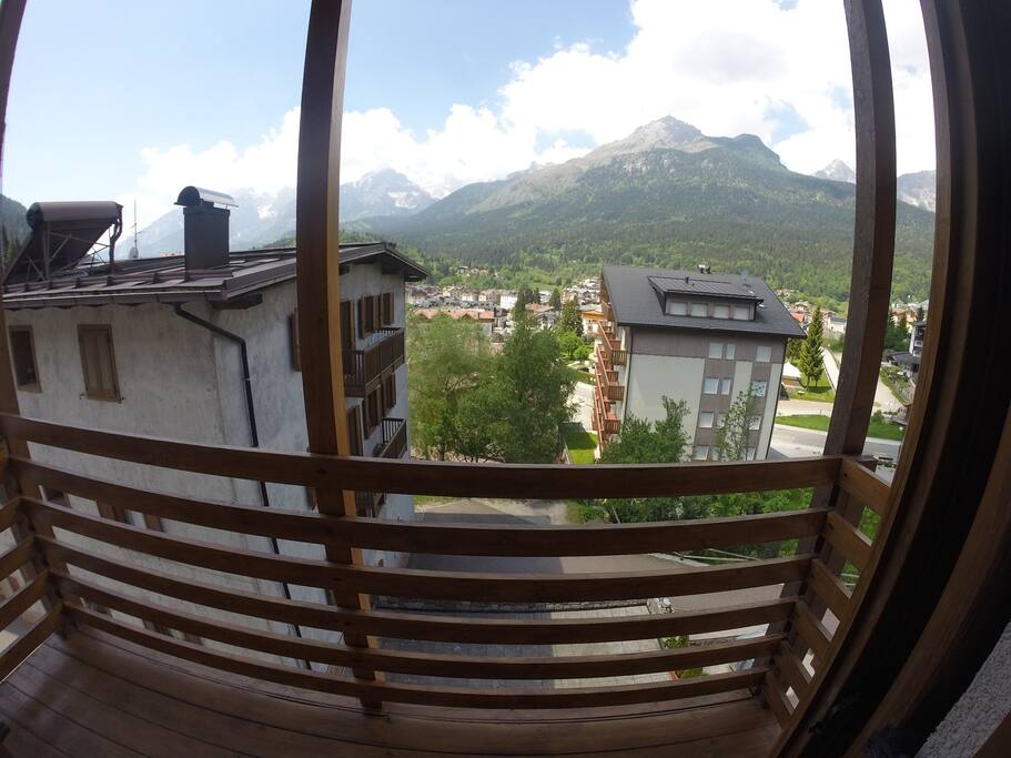 Balcone camera matrimoniale con vista sulle Dolomiti di Brenta