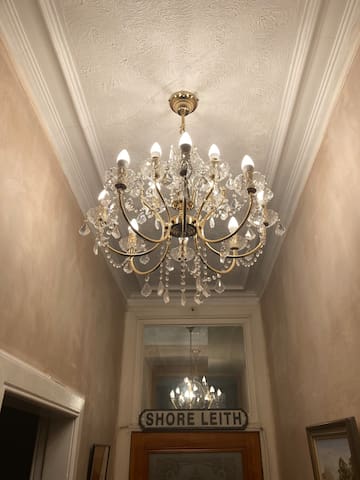 Edinburgh, 3 Bed, 2 Shower, Private Door@Tram Stop