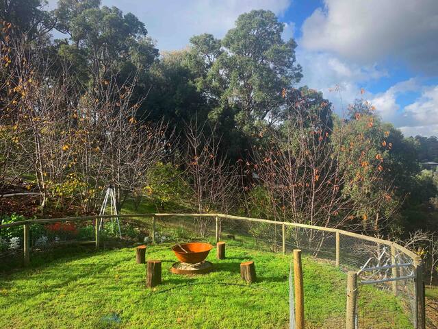 Chelsdon Cottage ~ 400 meters to town gallery image 2