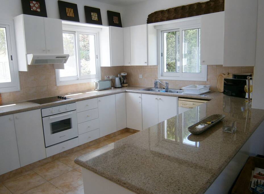 Fully equipped kitchen