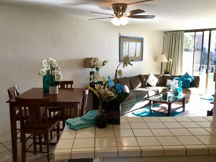 Მისაღები ოთახი გასაშლელი დივნით