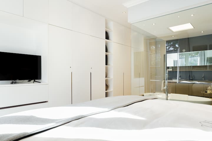 Tranquil Luxury on the Atlantic Seaboard with pool gallery image 2