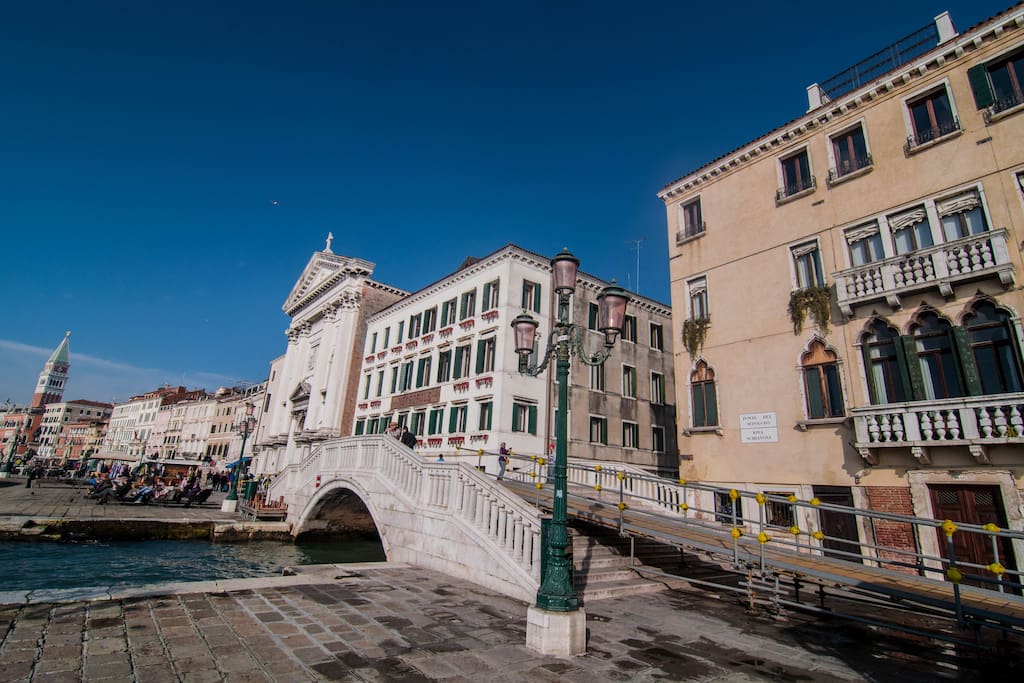 Ca' Navagero da Riva degli Schiavoni
*
Ca' Navagero from Riva degli Schiavoni