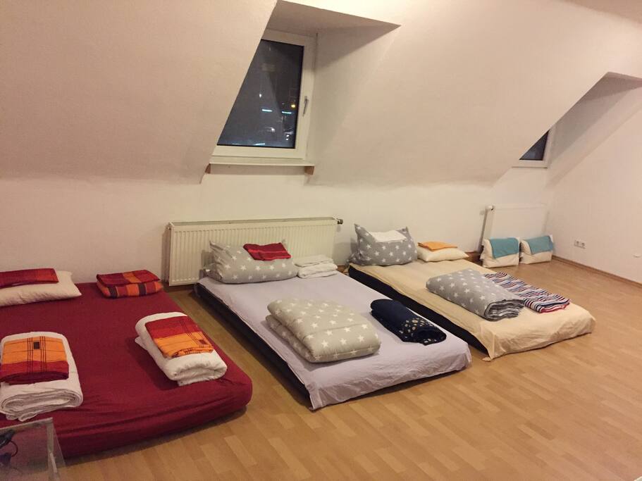 Schlafplätze für bis zu 8 Personen! Vierte Luftmatratze vorhanden!