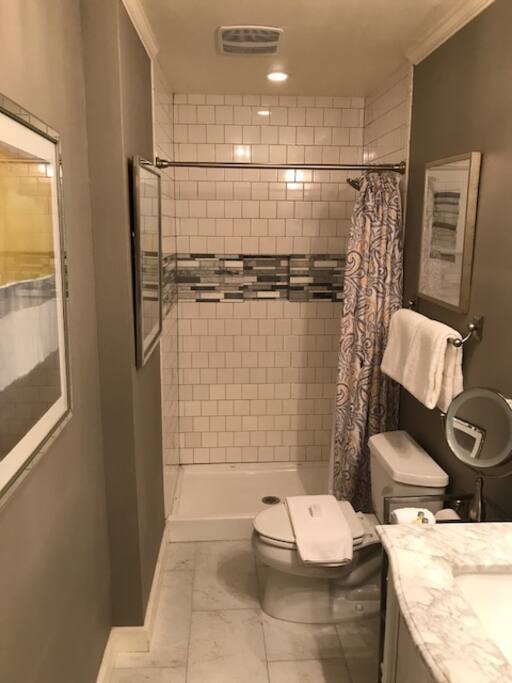Single King Bath