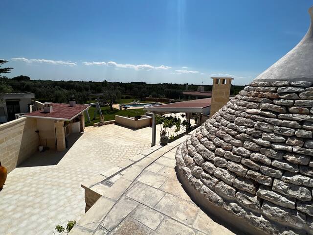 Borgo Colmoni with Trullo and pool relax gallery image 5
