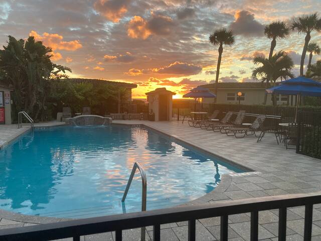 Villa H with private beach + Intracoastal gallery image 4