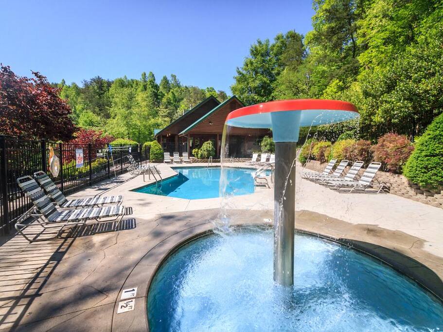 Spectacular Evenings - The hot tub on the deck of Chasin’ a Dream is an inviting end to the perfect vacation day.