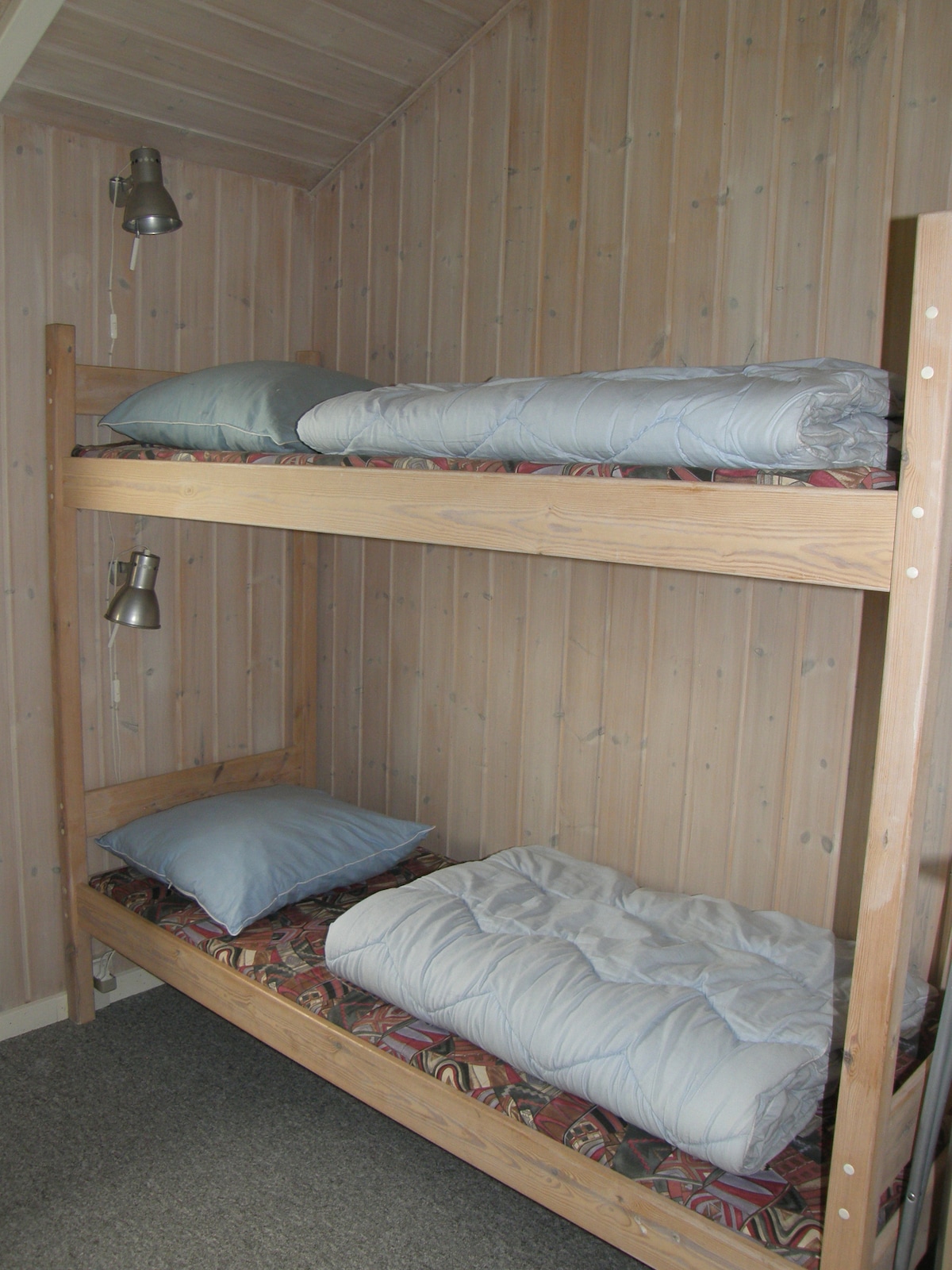 Chumba na 4 bunk vitanda