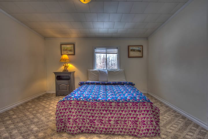 Dormitorio arriba, uno de 5