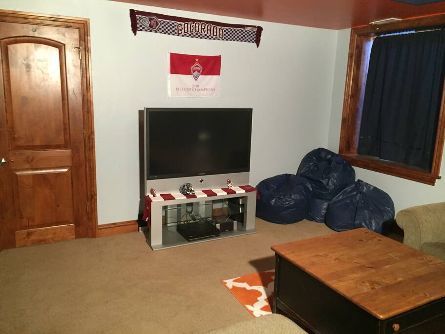 Large flat screen TV with cable and movie chanels