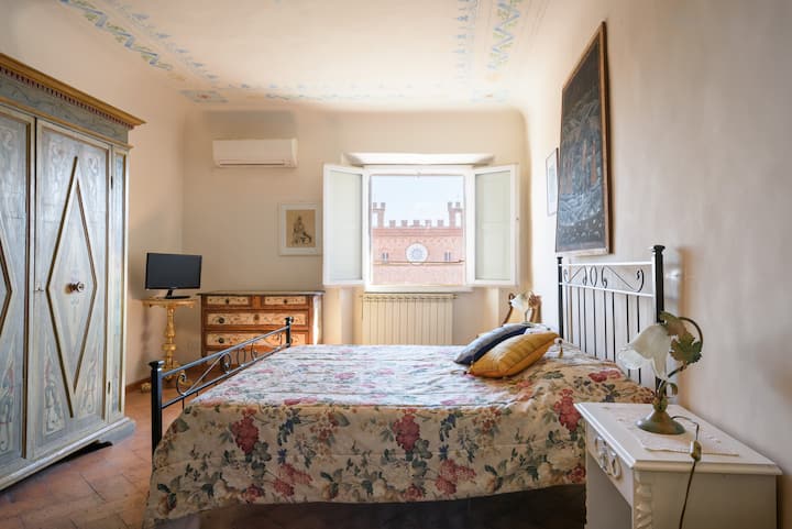 Chumba cha kulala 1 na dirisha kwenye Piazza del Campo 