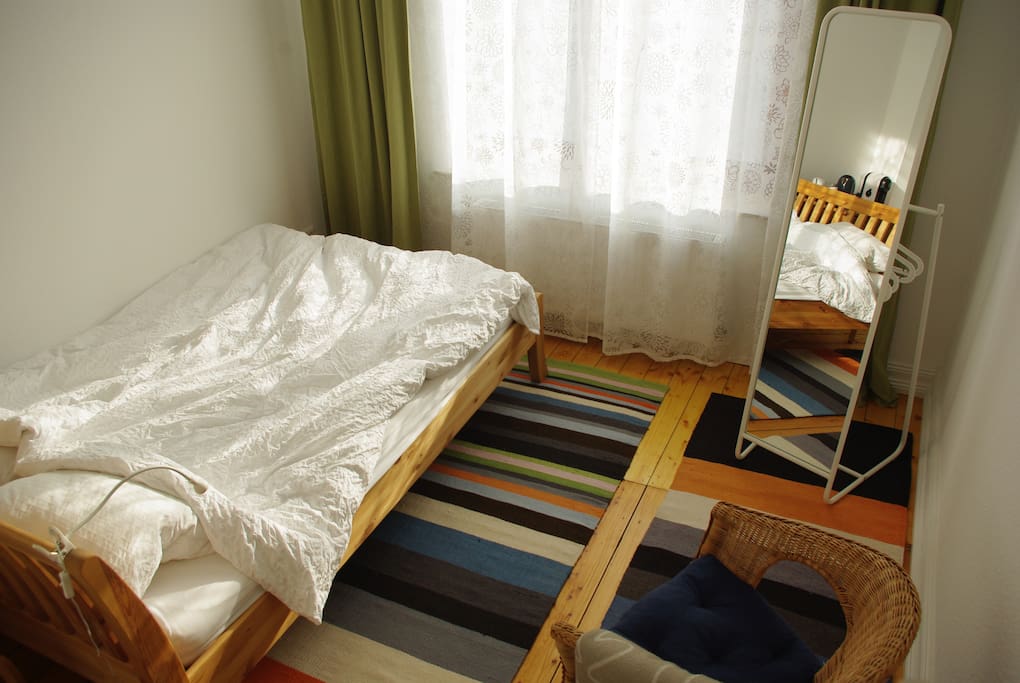 Double bed (140 cm)