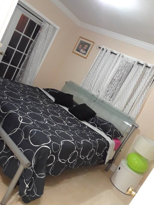 Room 1 for Single Guest or Couple.