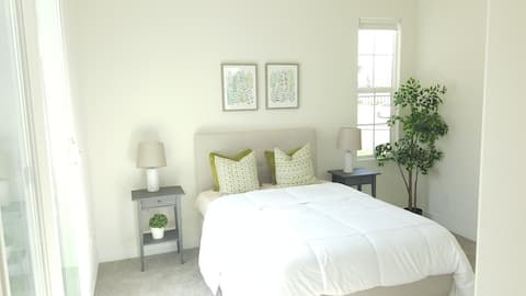 Newly built 1 bedroom - free parking on premises