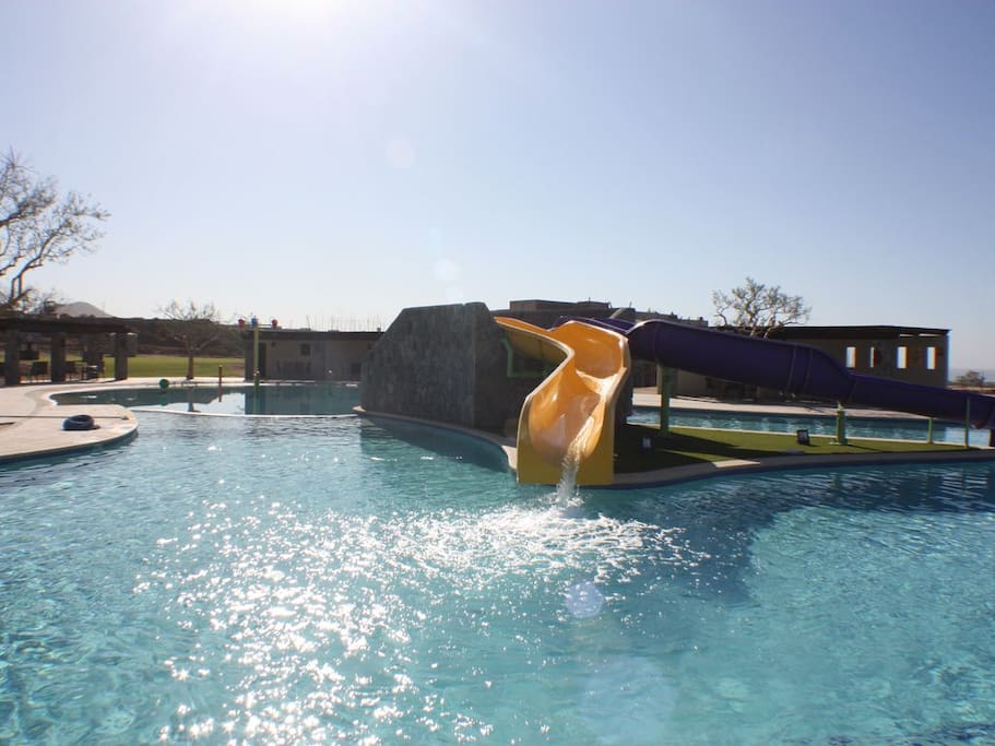 Pool & splash park