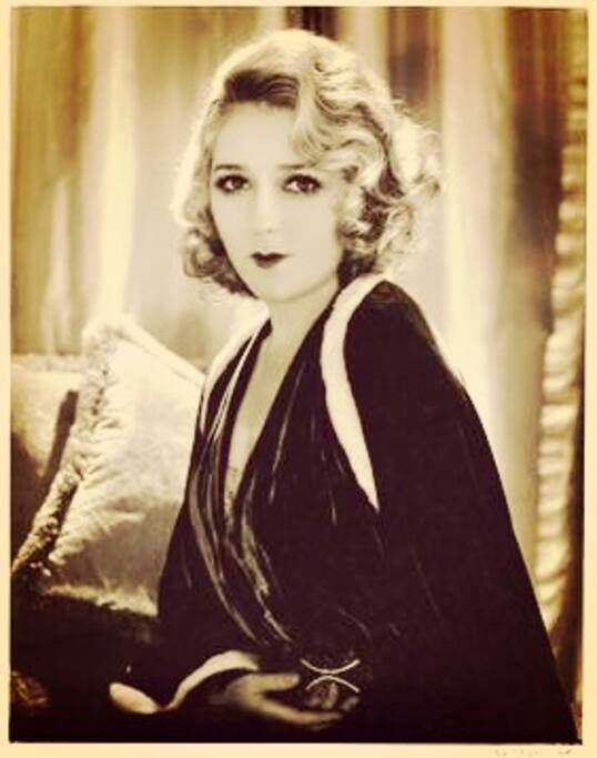 The Pickford Room is so called because it is home to the bedroom suite that belonged to the famous hollywood movie star, Mary Pickford.