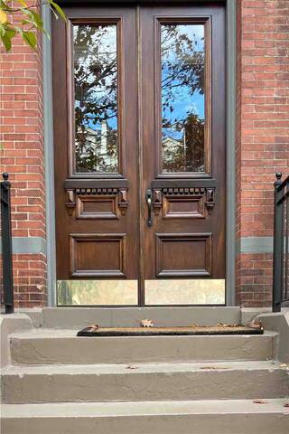 South End 1800sqft 2BR Audiophile Paradise gallery image 2