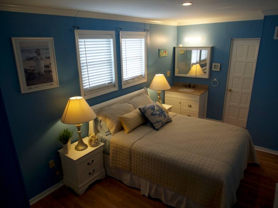1st Floor Master with Queen Bed