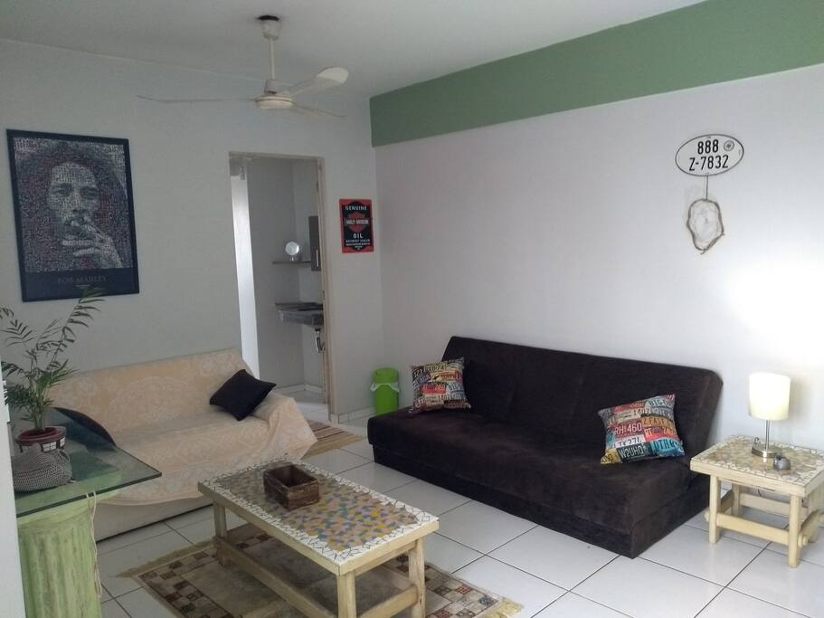 Sala de estar com sofá cama
